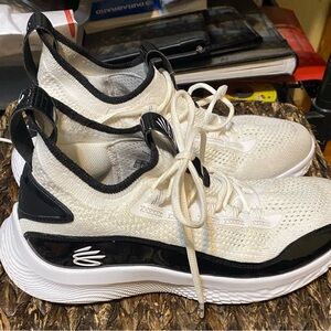 Under Armour Curry Flow Sneakers in Black and White